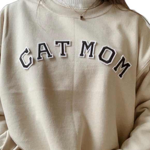 beige “purr-oud parent” crewneck | custom “cat mom” crewneck sweatshirt 🐱 - Picture 5 of 6